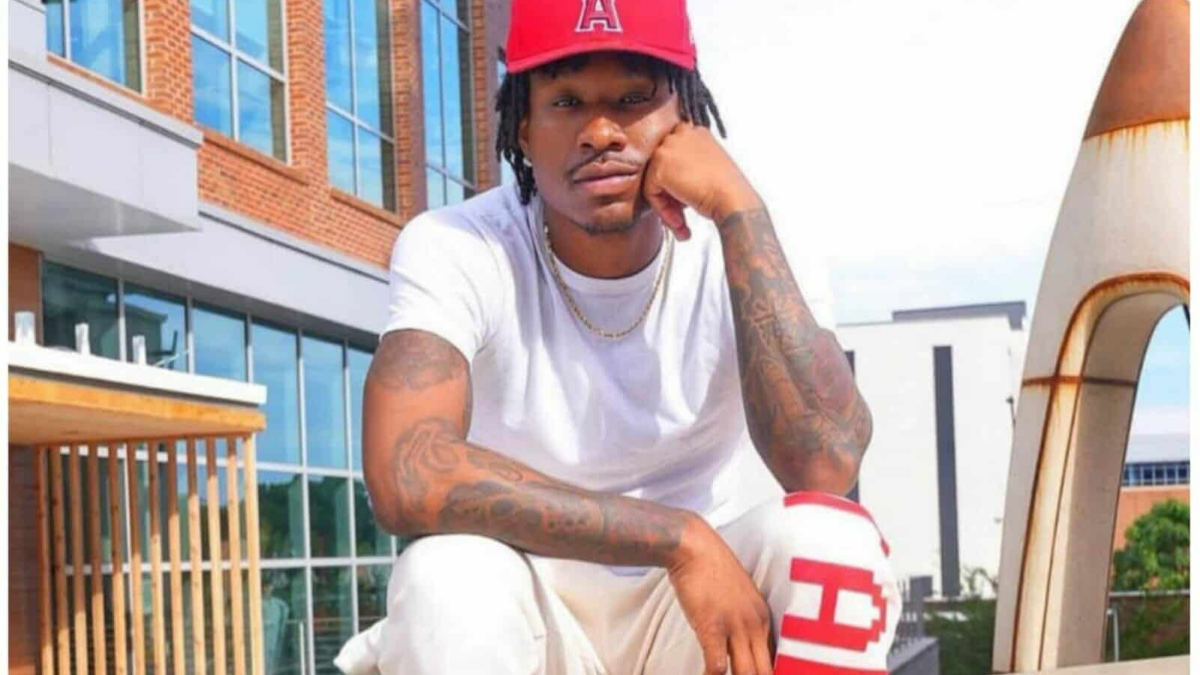 duke dennis age